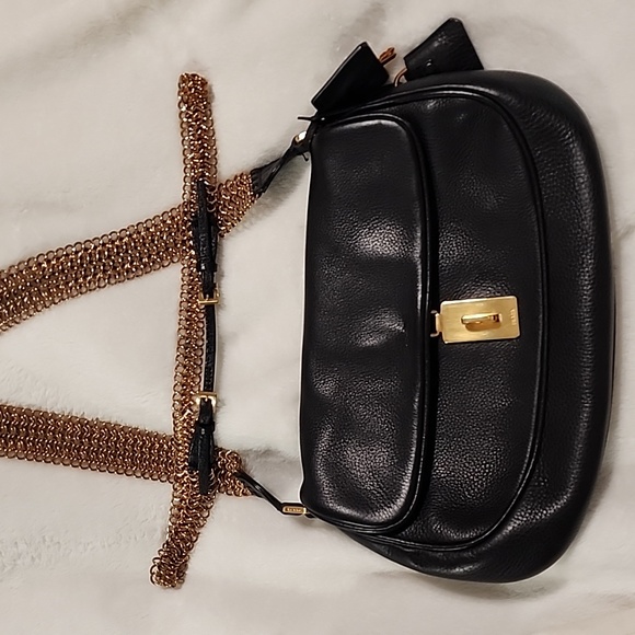 PRADA - Picture 5 of 6